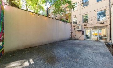 509 W 23rd St, New York, NY for lease Interior Photo- Image 2 of 4