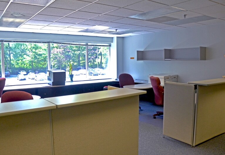 101 Poor Farm Rd, Princeton, NJ for sale - Interior Photo - Image 1 of 1