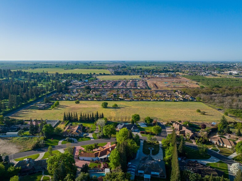 624 N Stearns Rd, Oakdale, CA for sale - Aerial - Image 3 of 8