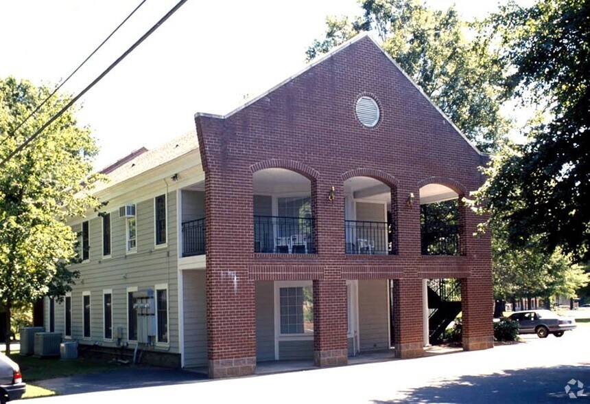 5109 Monroe Rd, Charlotte, NC 28205