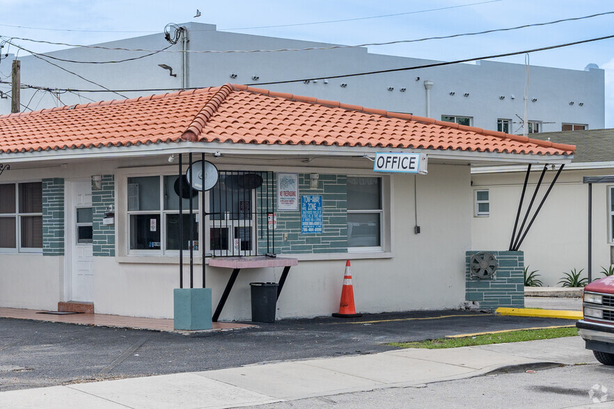 2390 SW 8th St, Miami, FL for sale - Building Photo - Image 3 of 15