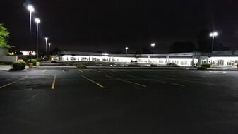 McLoud Plaza - Call Center