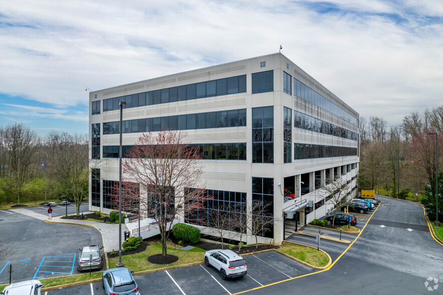 590 Naamans Rd, Claymont, DE for lease - Building Photo - Image 1 of 16