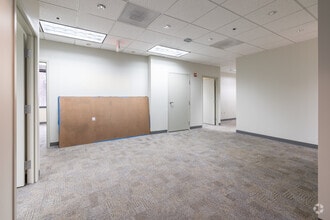 1320 Old Chain Bridge Rd, McLean, VA for lease Interior Photo- Image 2 of 7