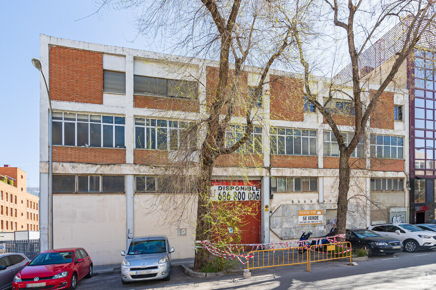 Calle Miguel Yuste, 33, Madrid, Madrid for sale - Building Photo - Image 3 of 10