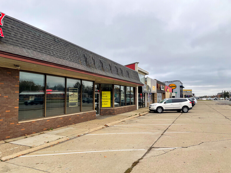 32778-32782 Woodward Ave, Royal Oak, MI for lease - Building Photo - Image 2 of 4