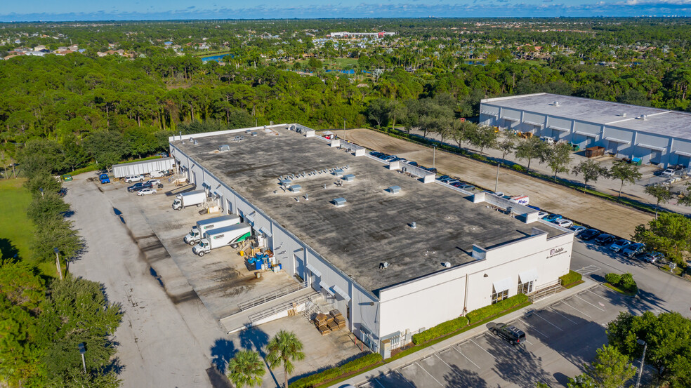 679 NW Enterprise Dr, Port Saint Lucie, FL for sale - Building Photo - Image 3 of 11