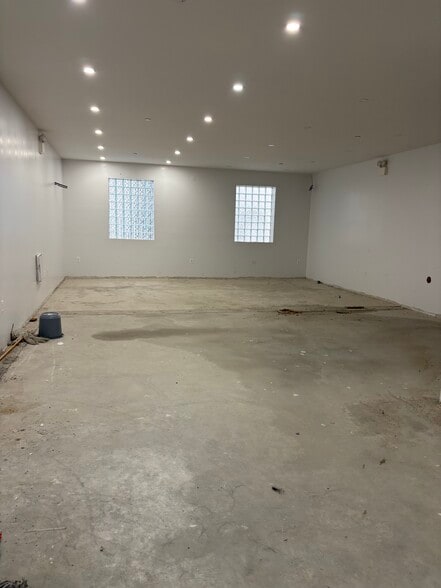 921 Eagle Ave, Bronx, NY for lease - Interior Photo - Image 3 of 6