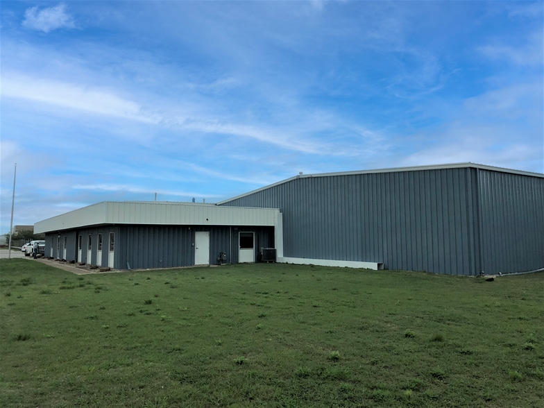 7915 SW 34th St, Oklahoma City, OK for lease - Building Photo - Image 2 of 12