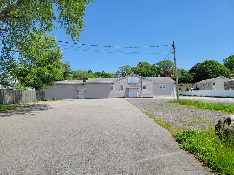 144 Guild St, Fall River, MA for sale - Primary Photo - Image 1 of 20