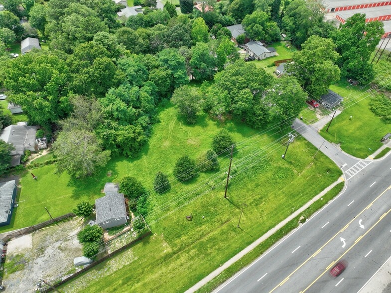 1801-1803 Waldrep Cir, Marietta, GA for lease - Building Photo - Image 3 of 14