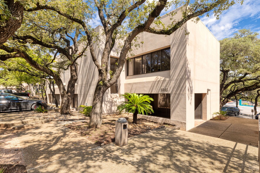 5545 Fredericksburg Rd, San Antonio, TX for sale - Building Photo - Image 1 of 27