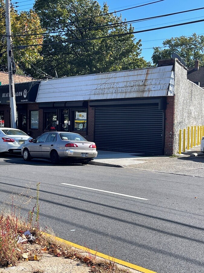 22428 Braddock Ave, Queens Village, NY 11428