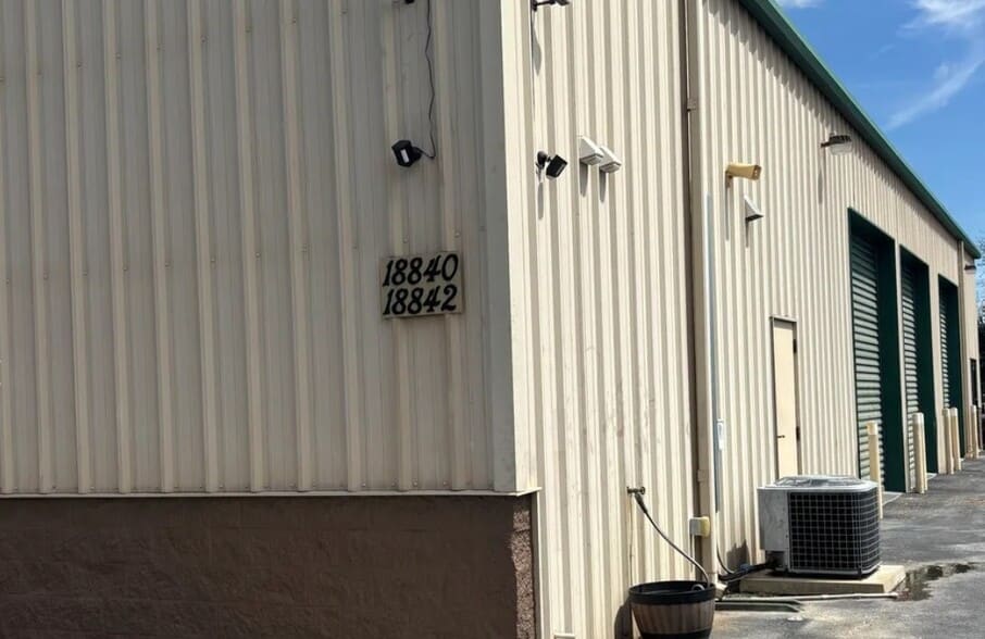 18842 Sakera rd, Hudson, FL for lease - Building Photo - Image 3 of 4