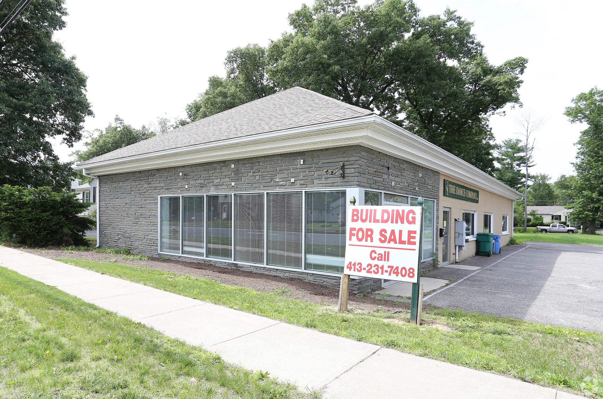 1349 Allen St, Springfield, MA for sale Primary Photo- Image 1 of 1