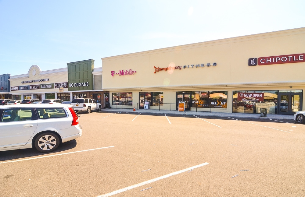 2280-2334 Hempstead Tpke, East Meadow, NY for lease Building Photo- Image 1 of 4