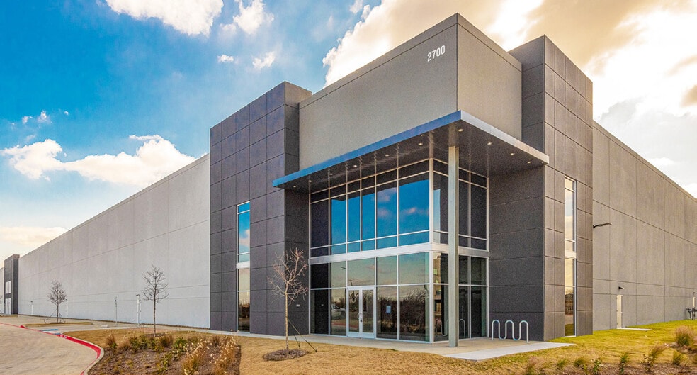 2800 Lovett Ave, Fort Worth, TX for lease - Building Photo - Image 3 of 3