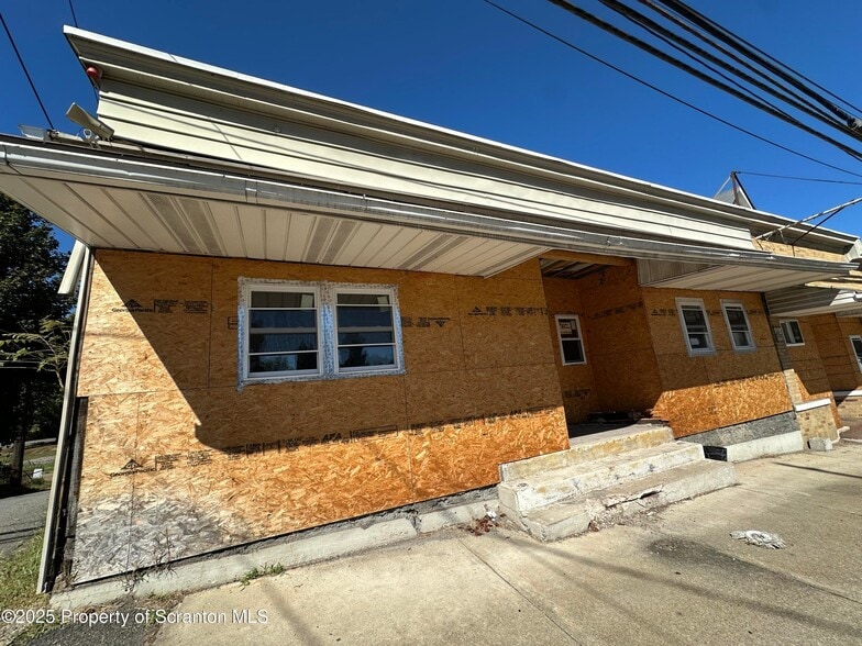 433-439 Main Rd, Hanover Township, PA for sale - Building Photo - Image 1 of 21
