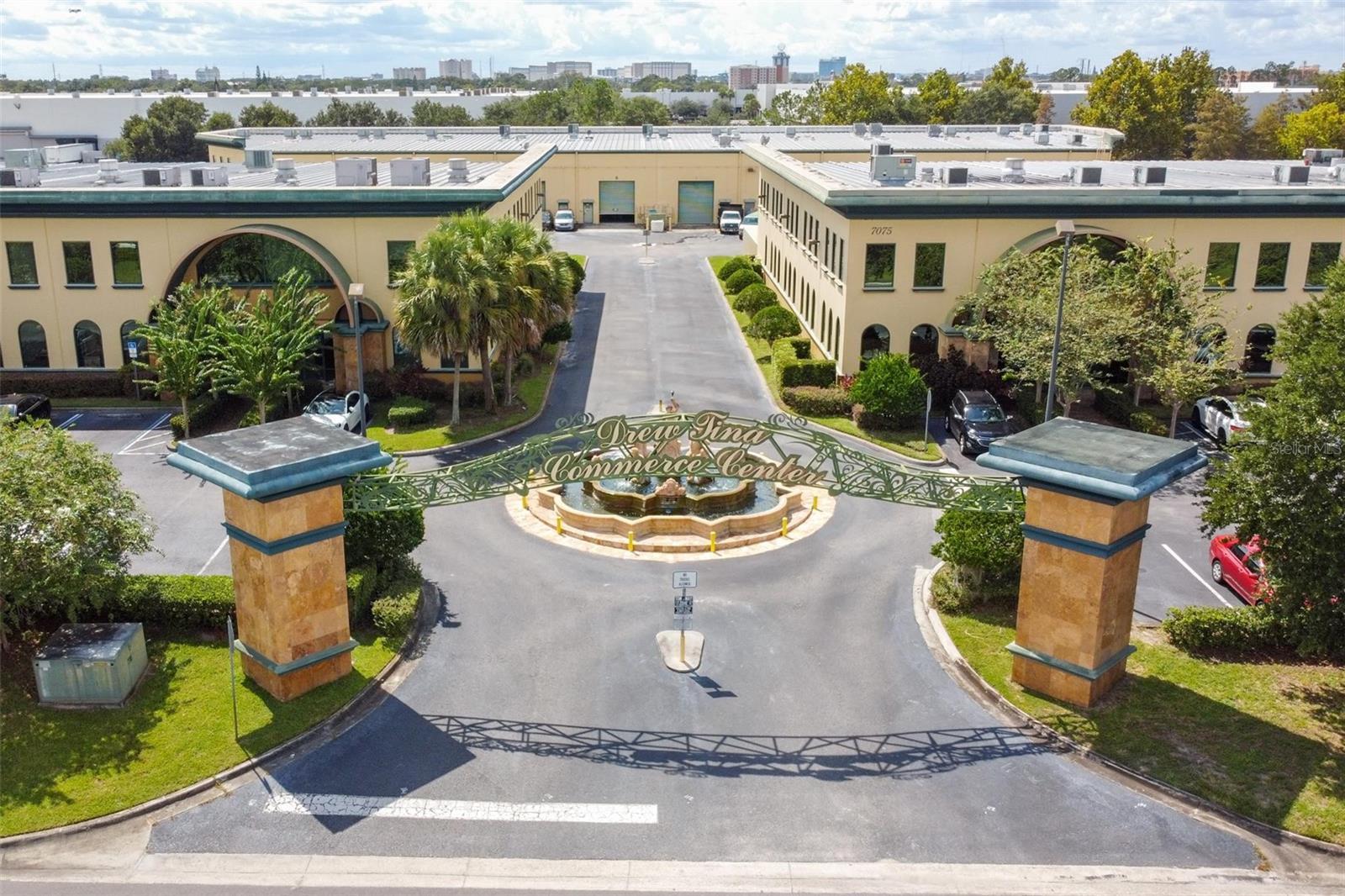 7075 Kingspointe Pky, Orlando, FL for lease Primary Photo- Image 1 of 36