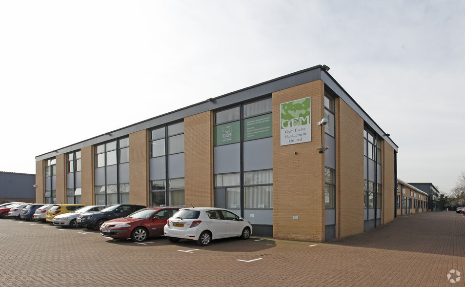 Works Rd, Letchworth Garden City for lease - Primary Photo - Image 1 of 8