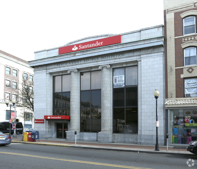 210 Smith St, Perth Amboy, NJ for lease - Building Photo - Image 1 of 10