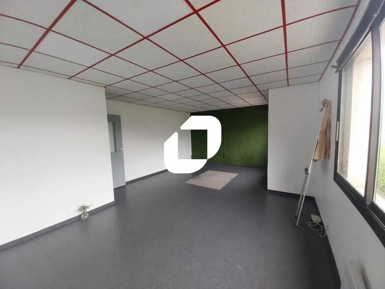 Office in BOISSY-L'AILLERIE for lease - Interior Photo - Image 3 of 17