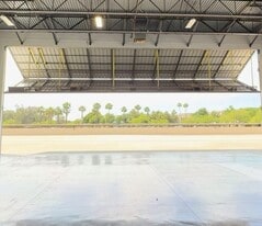 Hangars @ Knudsen Corporate Center - Airplane Hangar