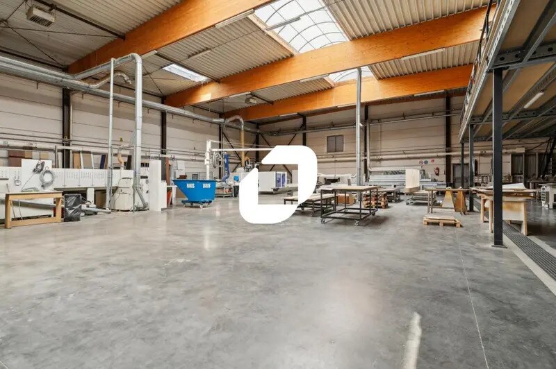 Flex in Tourcoing for lease - Interior Photo - Image 1 of 20