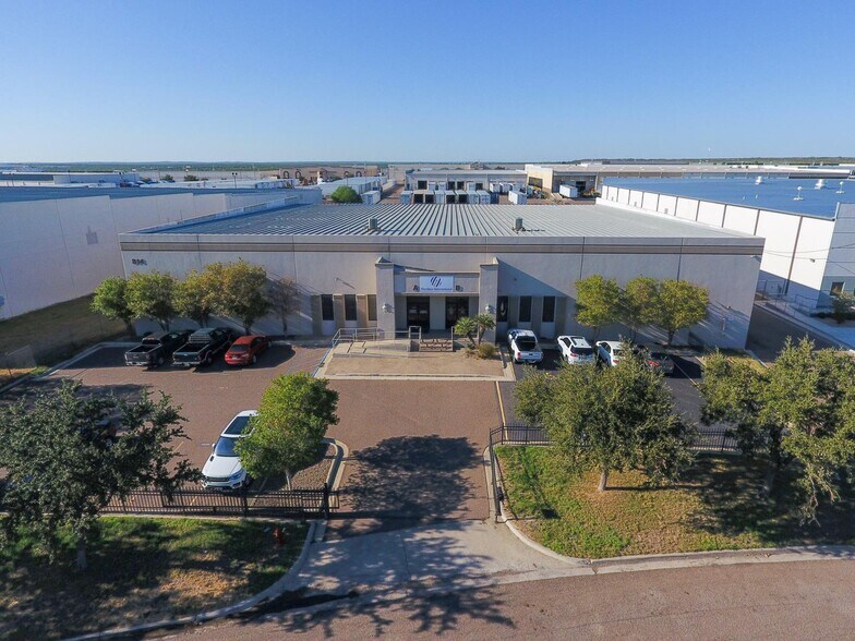814 Nafta Blvd, Laredo, TX for sale - Building Photo - Image 1 of 1