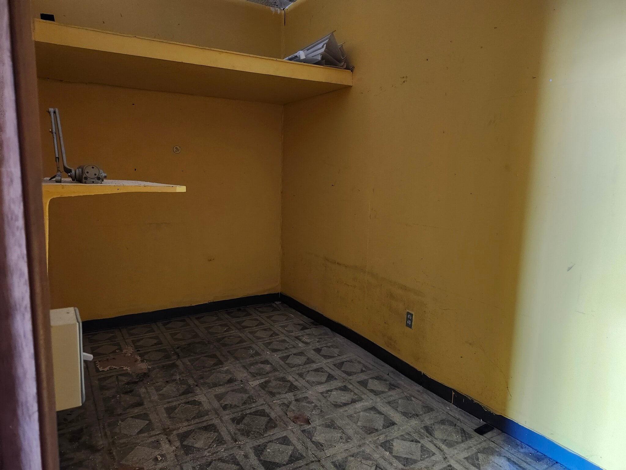 1457 Meriden Rd, Waterbury, CT for lease Interior Photo- Image 1 of 6