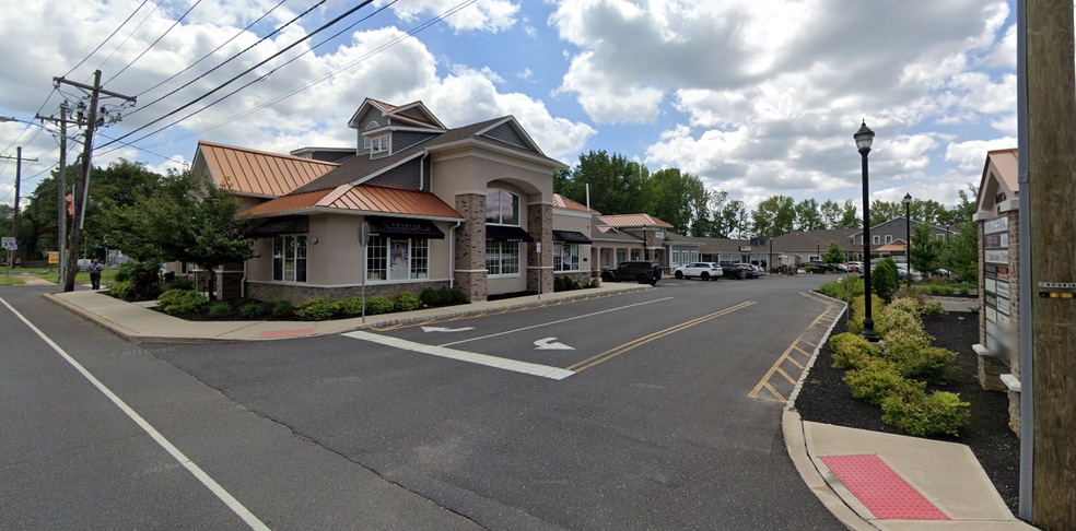 17 Main St, Robbinsville, NJ for lease - Building Photo - Image 1 of 1