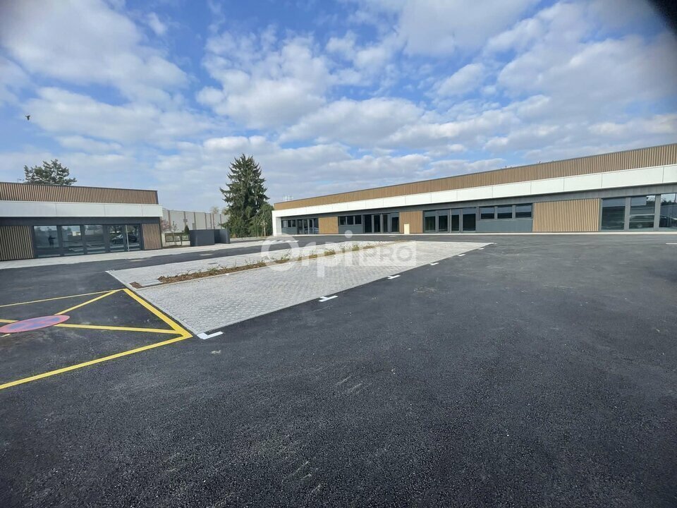 Retail in Genlis for lease Building Photo- Image 1 of 6
