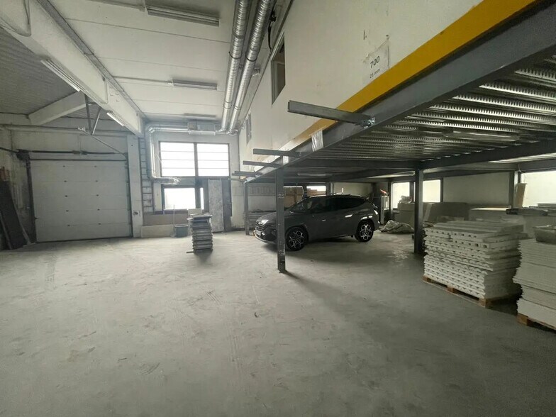 Flex in La Courneuve for sale - Interior Photo - Image 3 of 8