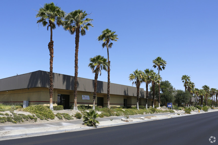 1281 N Gene Autry Trl, Palm Springs, CA for lease - Building Photo - Image 2 of 8