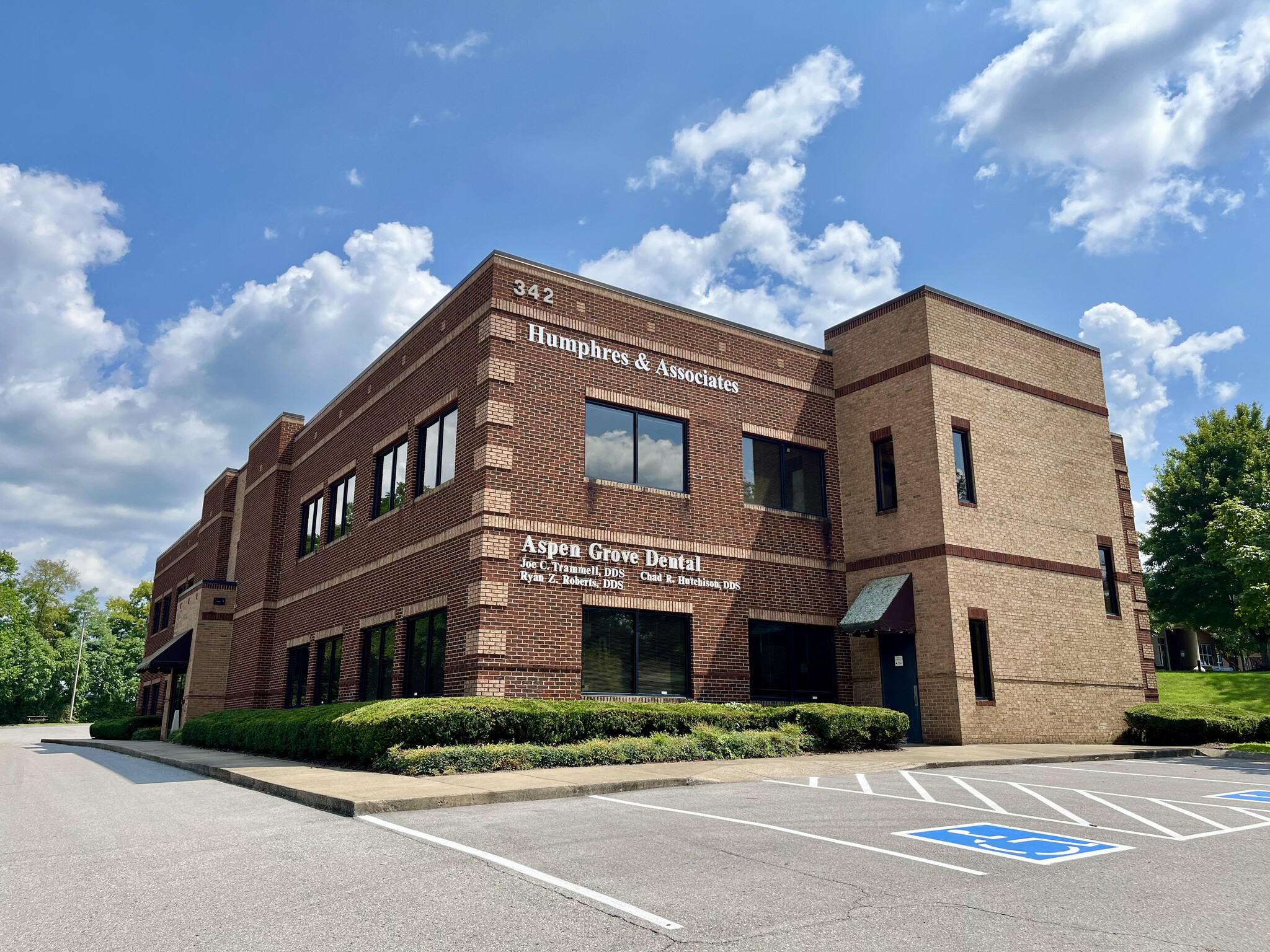 342 Cool Springs Blvd, Franklin, TN for lease Building Photo- Image 1 of 16