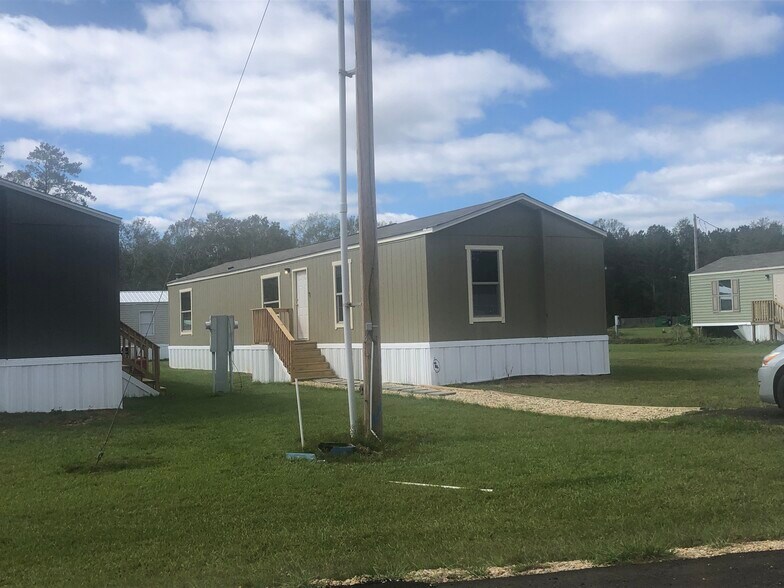 18325 Miller Ln, Hammond, LA 70403