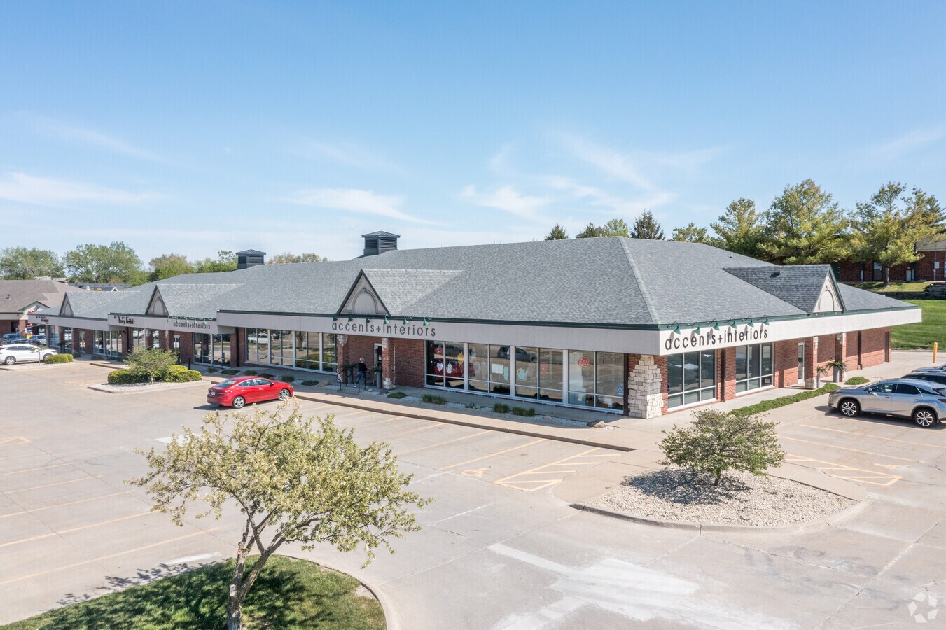 2701 86th St, Urbandale, IA 50322