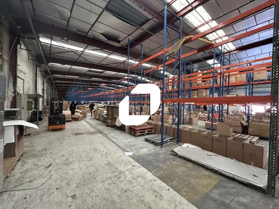 Flex in Aubervilliers for lease Interior Photo- Image 1 of 9