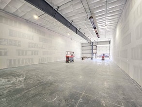 20070 Hampton Dr, Gretna, NE for lease Interior Photo- Image 1 of 5