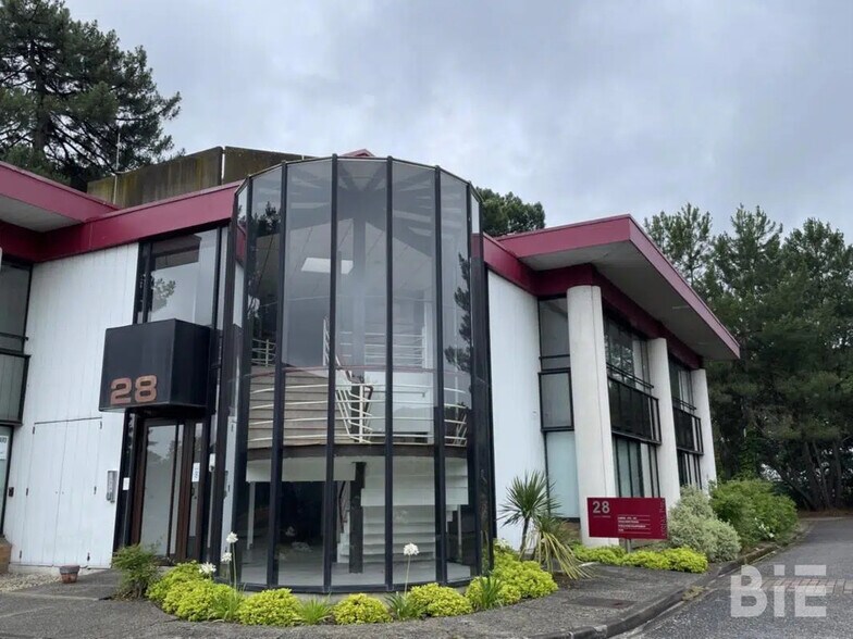 Office in Mérignac for lease - Building Photo - Image 1 of 2