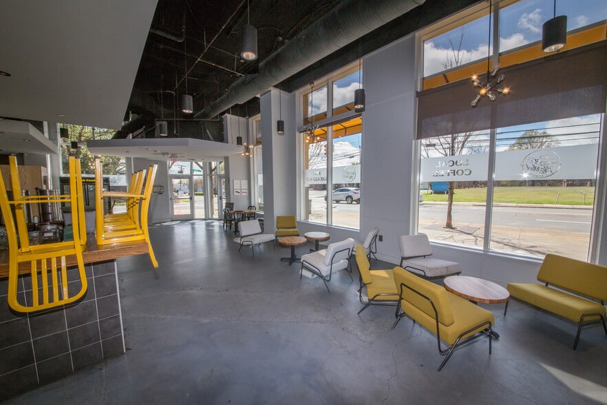 1315 East Blvd, Charlotte, NC for lease - Interior Photo - Image 2 of 9