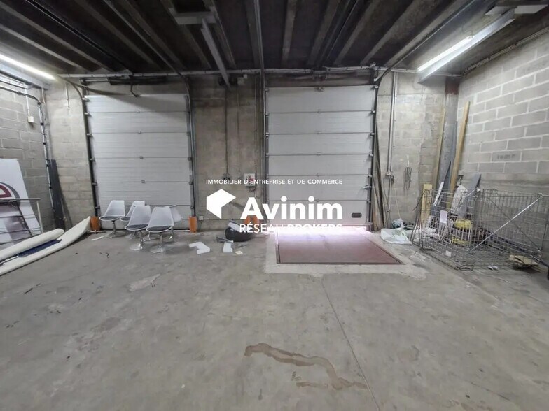 Industrial in Louvres for lease - Building Photo - Image 3 of 9