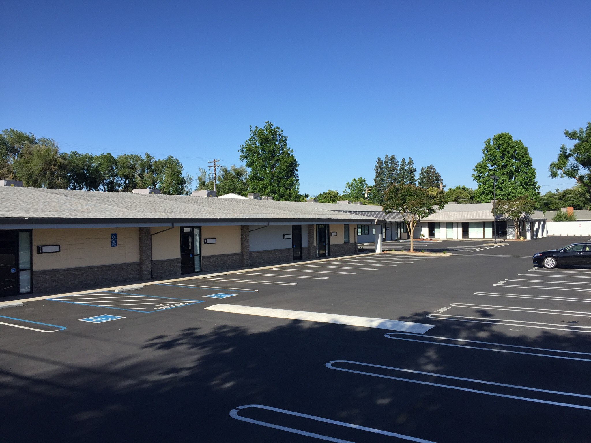 937 Coffee Rd, Modesto, CA 95355 Office for Lease