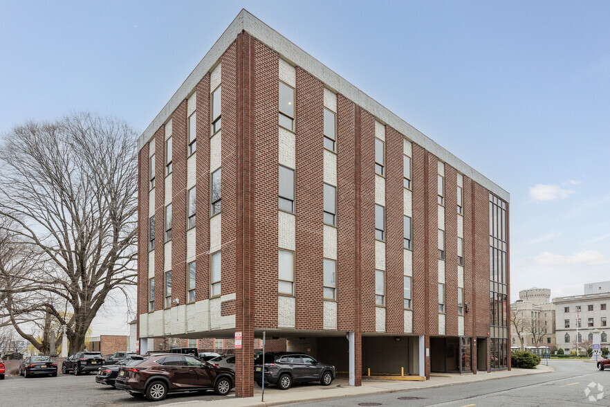 20-22 Court St, Hackensack, NJ for sale - Building Photo - Image 2 of 6