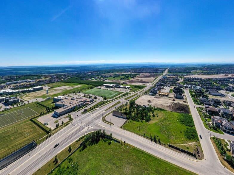 7480 17 Ave, Calgary, AB for sale - Aerial - Image 2 of 3