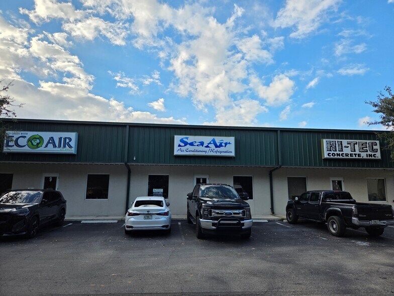 7997 Mercantile St, North Fort Myers, FL for lease - Building Photo - Image 1 of 8