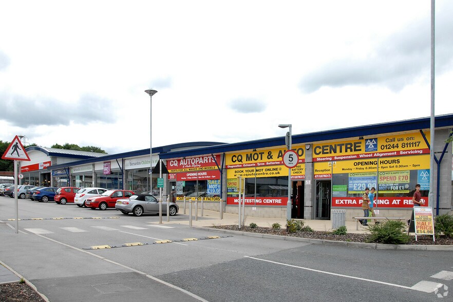 Quay Shopping Centre portfolio of 2 properties for sale on LoopNet.com - Building Photo - Image 1 of 2