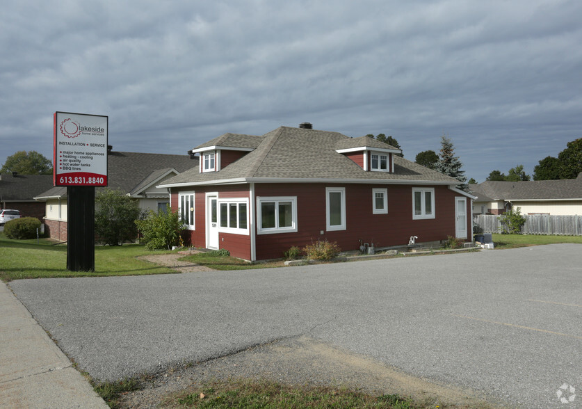 1589 Stittsville Main St, Ottawa, ON for sale - Primary Photo - Image 1 of 3