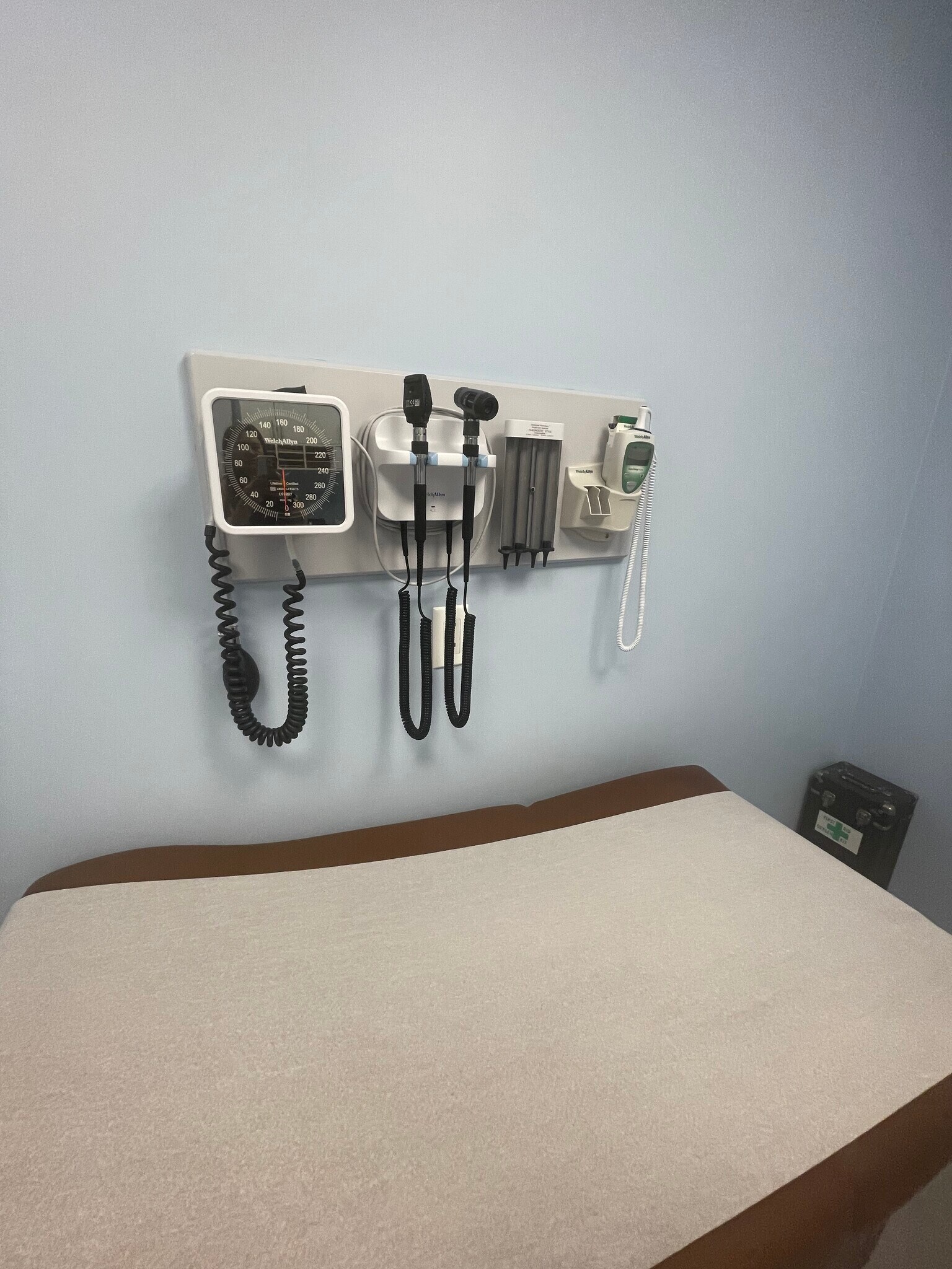 13668 Roosevelt Ave, Flushing, NY 11354 regular office, medical