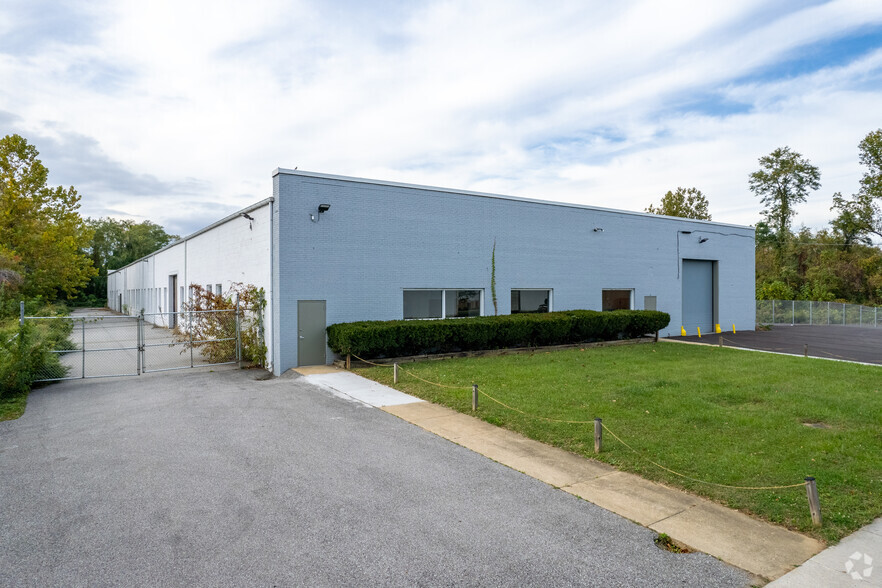 822 Central Ave, Linthicum Heights, MD for lease - Primary Photo - Image 1 of 8